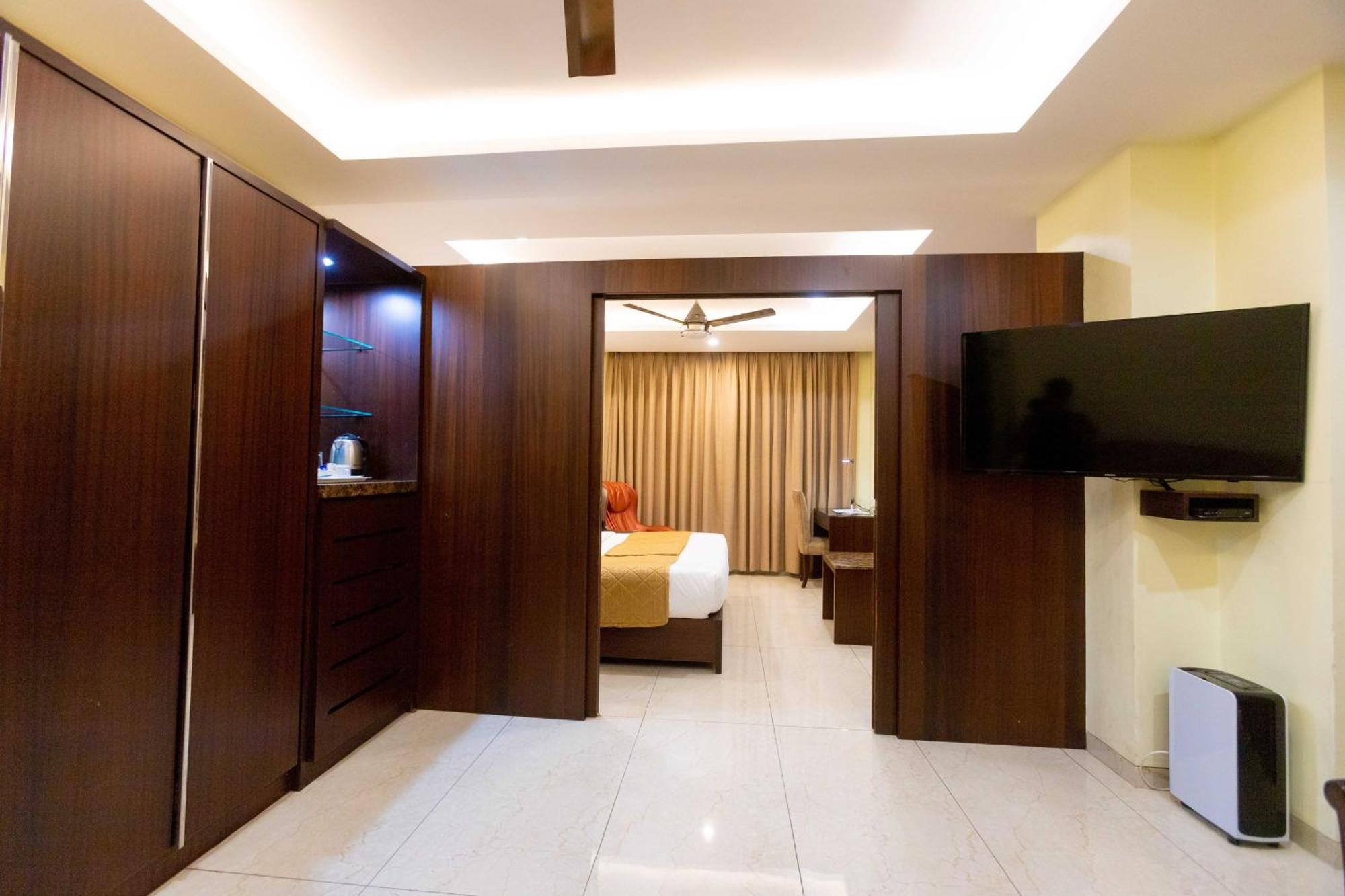 Hotel Godwin - Colaba Mumbai Exterior foto
